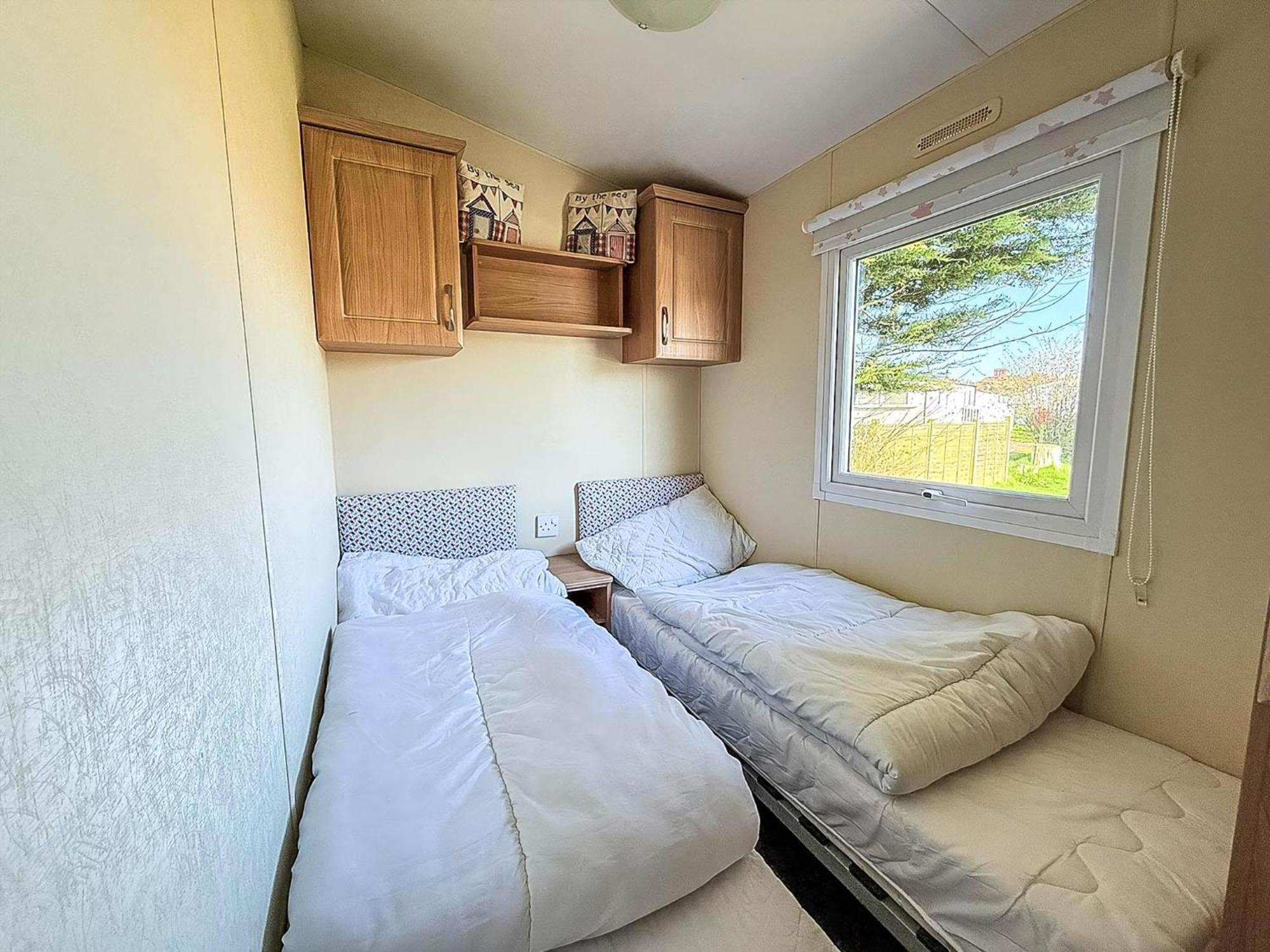 Caravan With Decking At Manor Park In Hunstanton, Sleeps 6 Ref 23045B Экстерьер фото