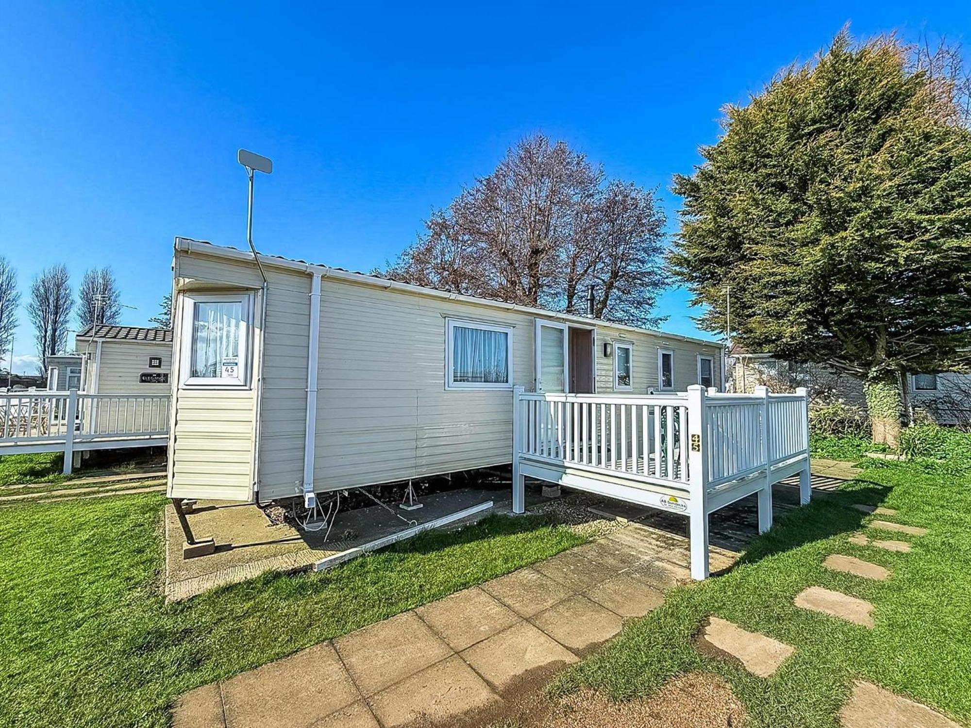 Caravan With Decking At Manor Park In Hunstanton, Sleeps 6 Ref 23045B Экстерьер фото